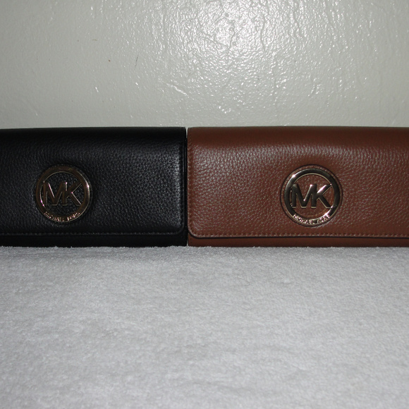 NWT/brand new black wallet by Michael kors - Picture 8 of 8